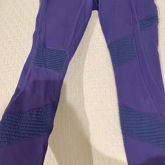 Fabletics Anywhere High-Waisted Moto 7/8 Leggings - Picture 5 of 7